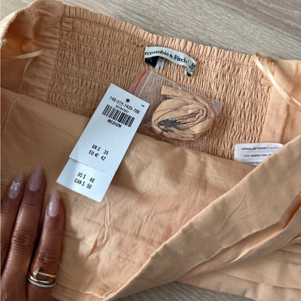 A&F Strapless Poplin Ruched Top - Picture 3 of 4